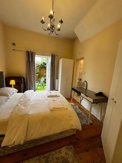 Apartamento Entire 1Bed Stratford Westfield Londres Exterior foto