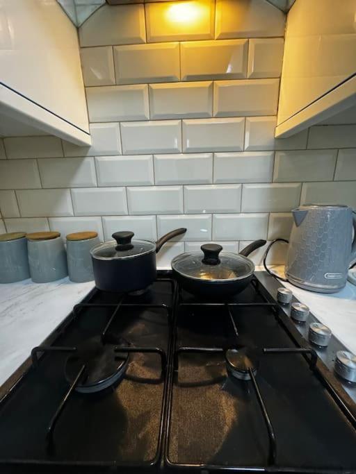 Apartamento Entire 1Bed Stratford Westfield Londres Exterior foto