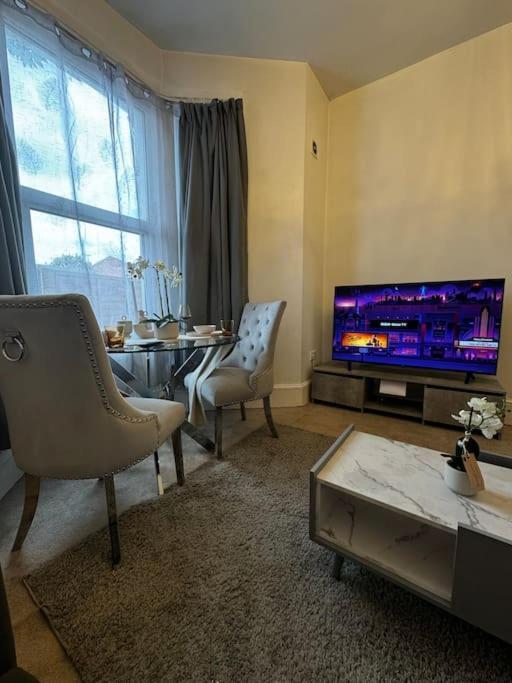 Apartamento Entire 1Bed Stratford Westfield Londres Exterior foto