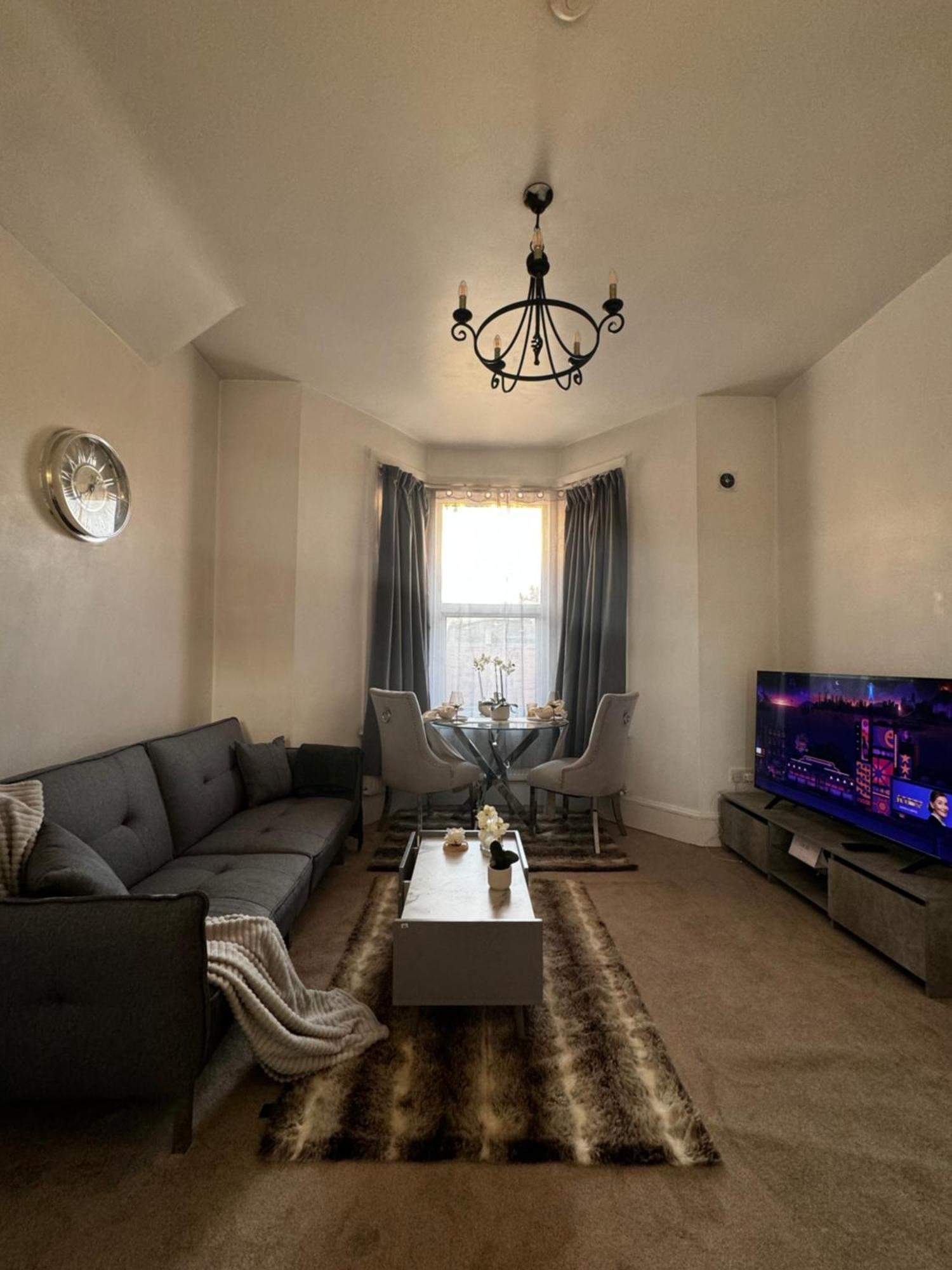 Apartamento Entire 1Bed Stratford Westfield Londres Exterior foto