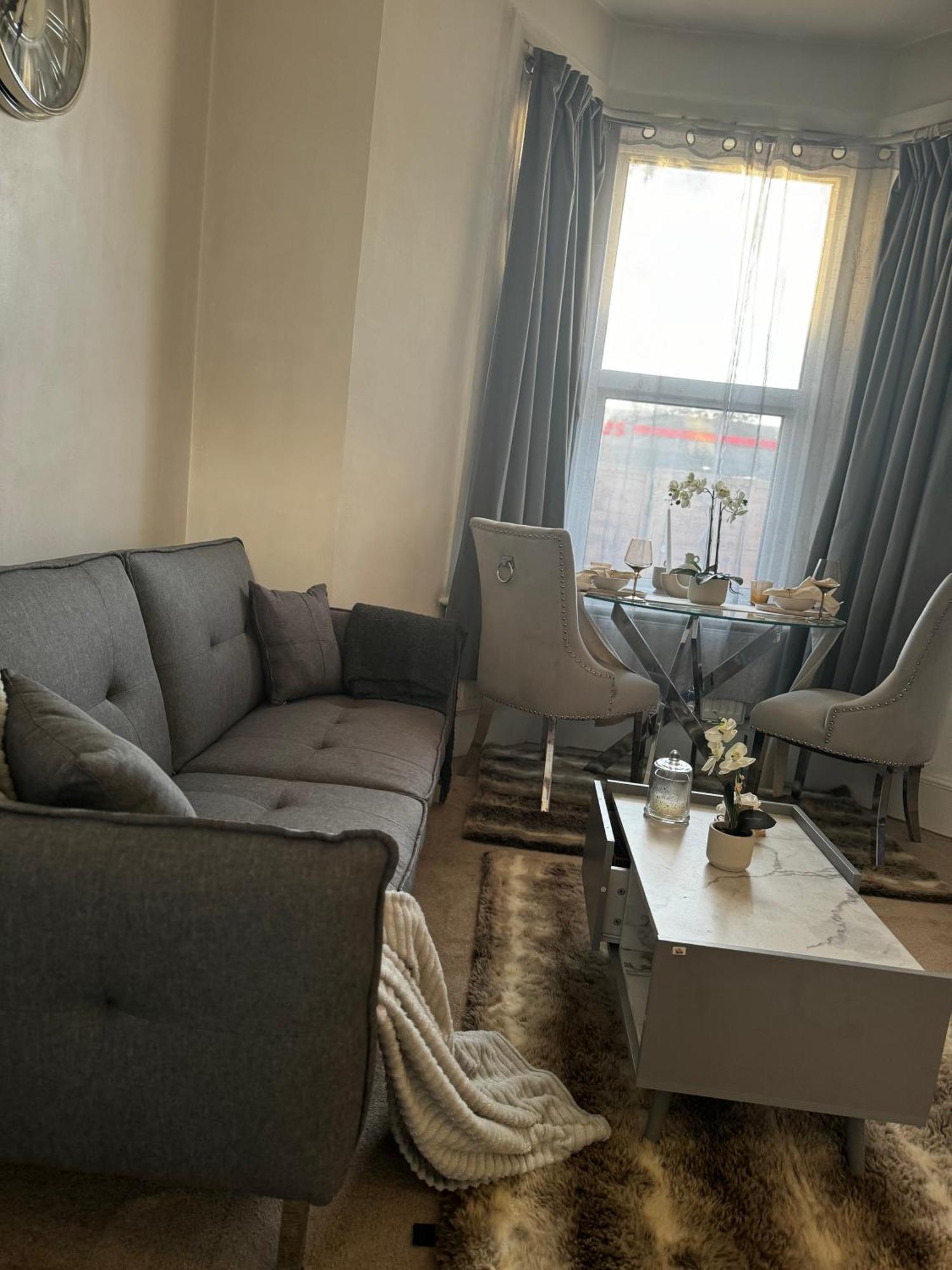 Apartamento Entire 1Bed Stratford Westfield Londres Exterior foto