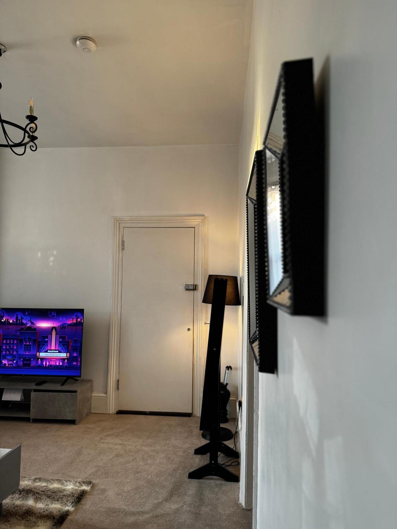 Apartamento Entire 1Bed Stratford Westfield Londres Exterior foto