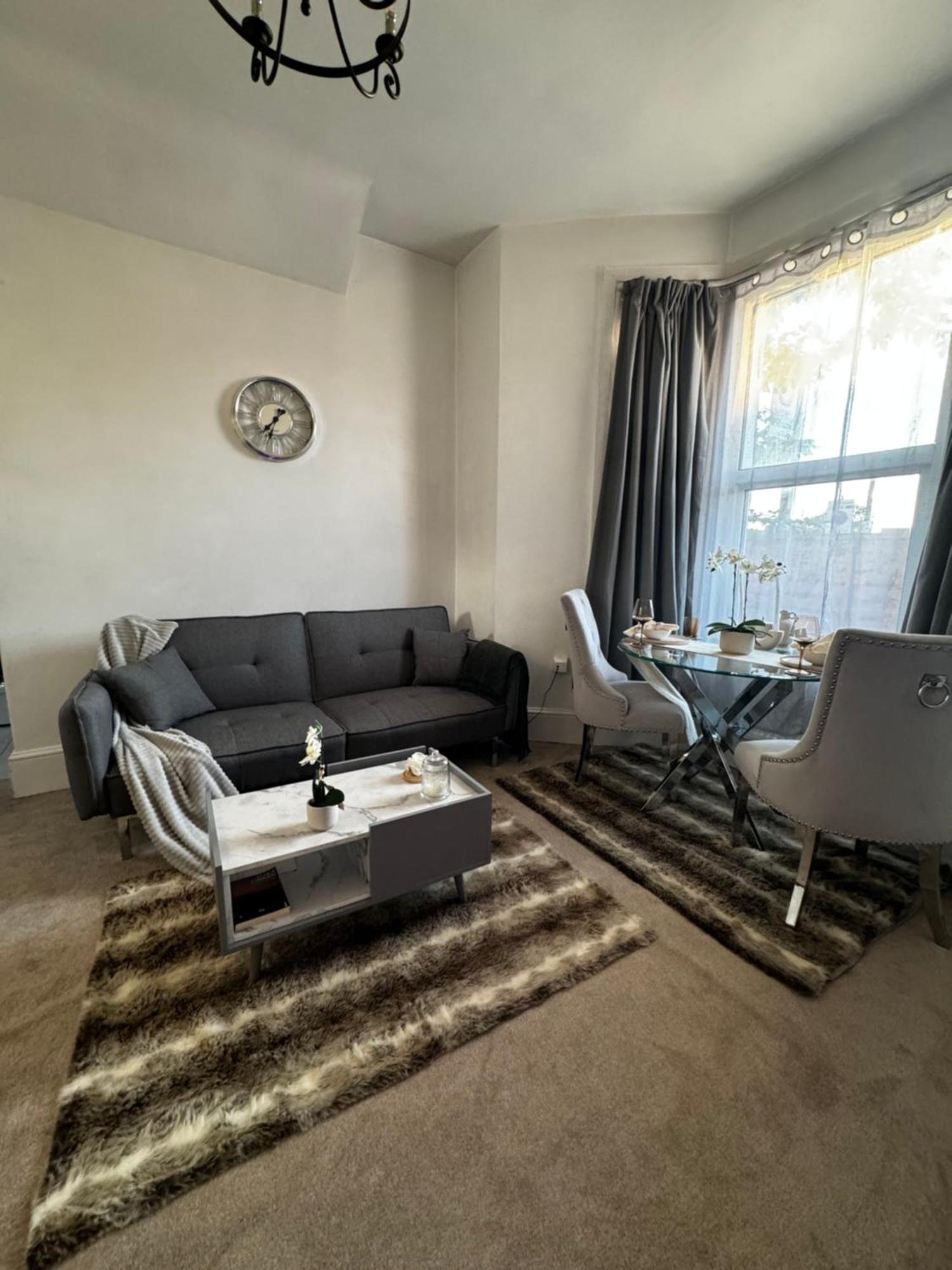Apartamento Entire 1Bed Stratford Westfield Londres Exterior foto